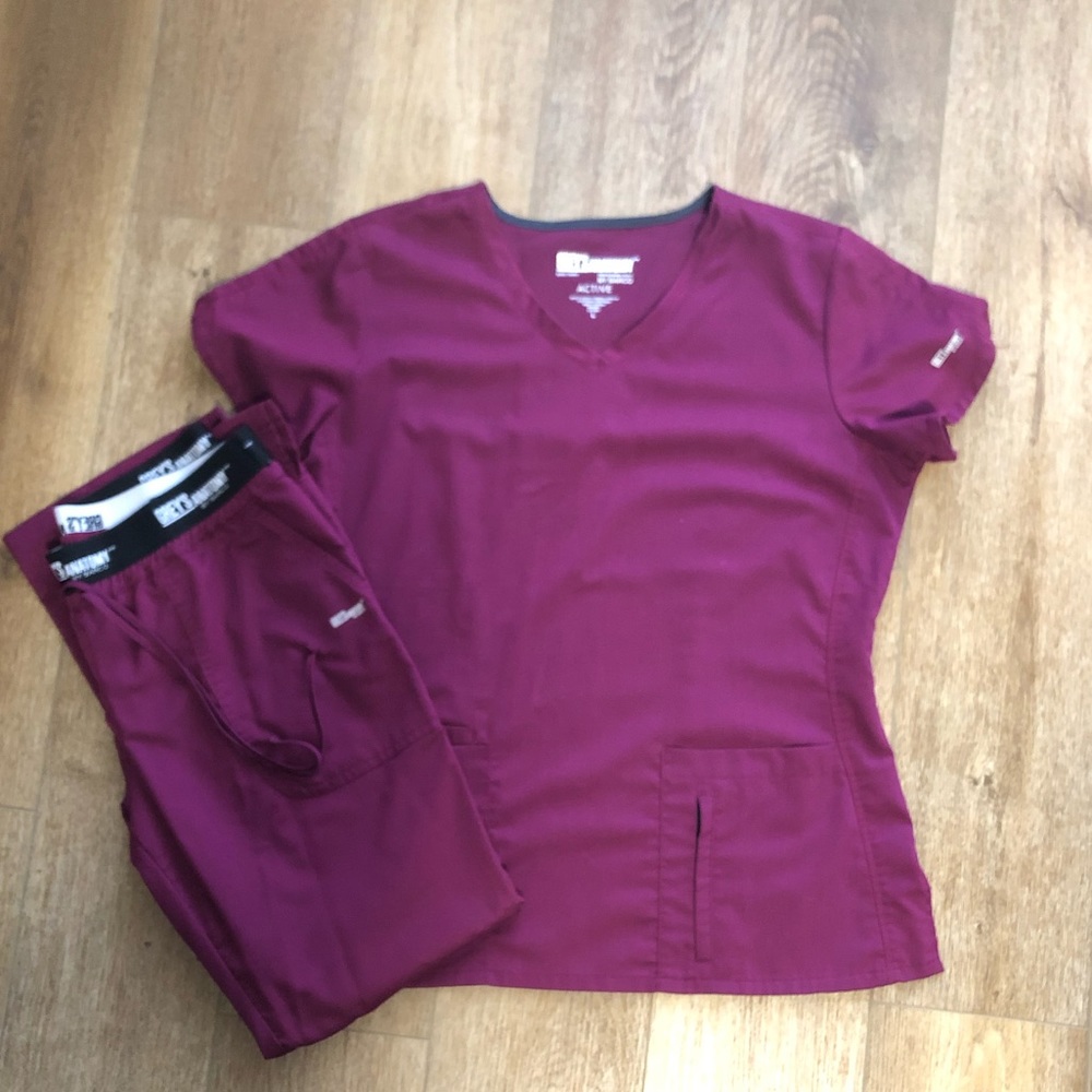 Grey’s Anatomy Wine Scrub Set